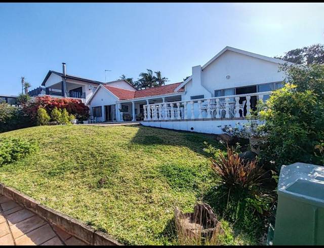 4 BEDROOM HOUSE FOR SALE IN UVONGO BEACH
